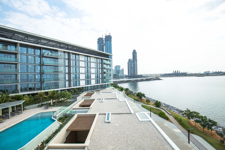 Outdoor pool 2, Edens Dubai - Bluewaters , Dubai