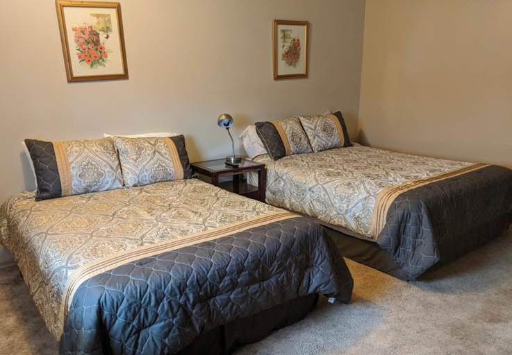 Bedroom 2, HI-WAY 4 Motel, Division No. 8
