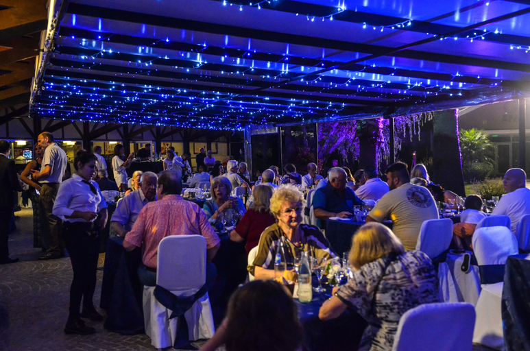 Food & Drinks 4, Howard Johnson by Wyndham San Pedro Resort & Marina, San Pedro
