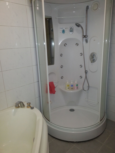 Bathroom 4, Pattaya Motel, Geoje