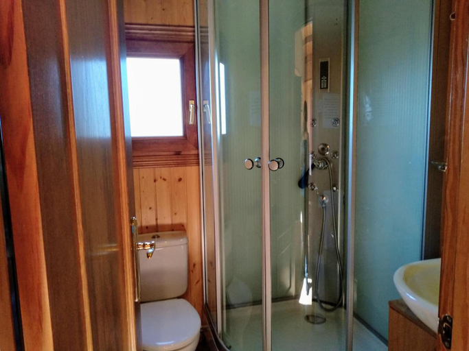 Bathroom 5, Casa Fausto, Teruel