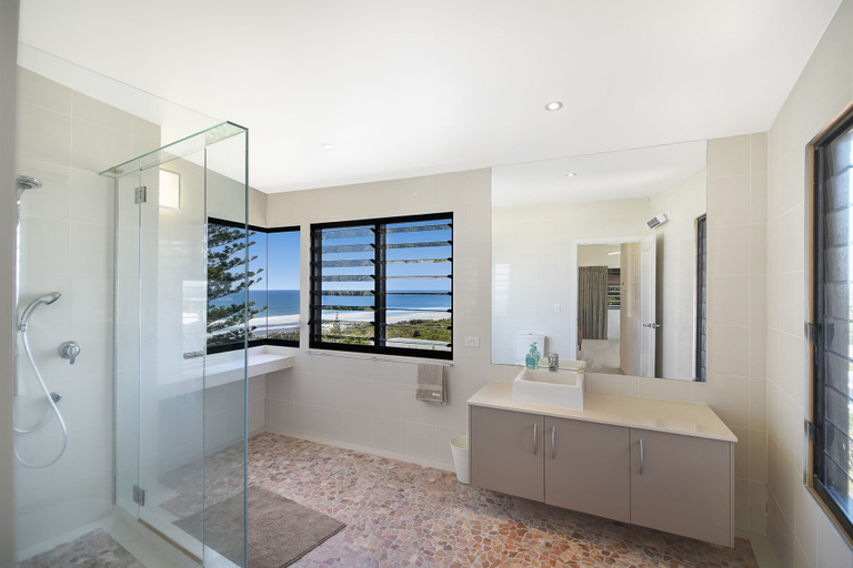 Bathroom, 41 Pelican Street, Peregian Beach, Noosa Shire, Noosa - Sunshine-Peregian