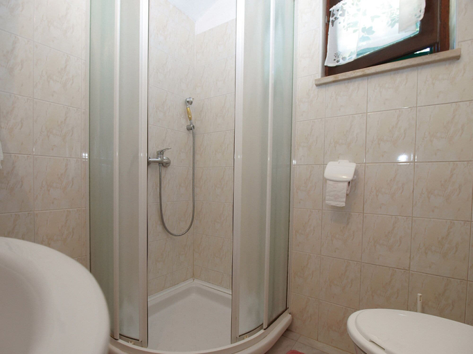 Bathroom 3, Apartment 1876, Kanfanar