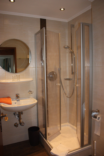 Bathroom 5, Gasthaus Aiplspitz, Miesbach