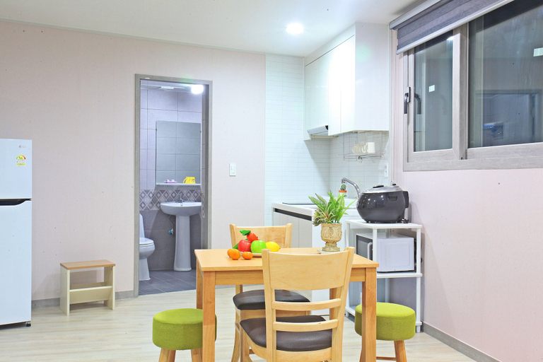 Others 5, Sea and Star Pension, Jeju