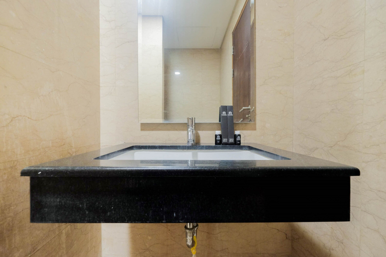Bathroom 5, 3BR Pancoran L'Avenue Comfy Apartment, South Jakarta