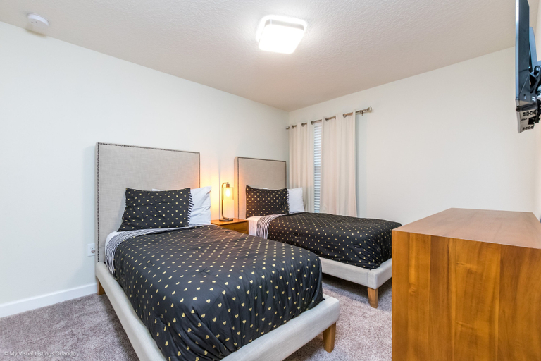 Bedroom 2, Luxury 6 Bedroom 4 Bath Home with Spa, Polk