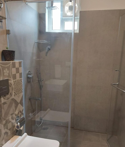 Bathroom 4, Parkwood Suites, Bangalore