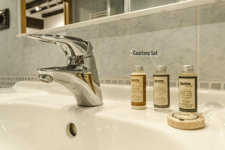 Bathroom amenities, Galluzzi Suite, Bologna