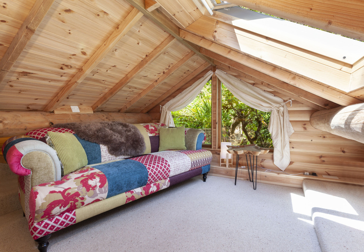 Bedroom 2, Porthole Log Cabin, Somerset
