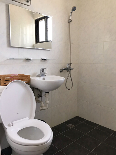 Bathroom 5, Xian Du Zhuang Hotel, Taipei City