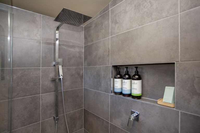 Bathroom 4, Crowdy Bay Eco Resort, Greater Taree
