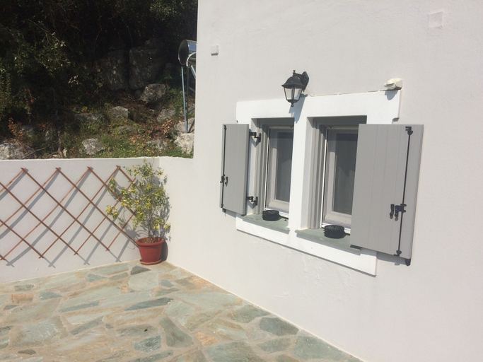 Others 5, Villa Tillia, Thessaly
