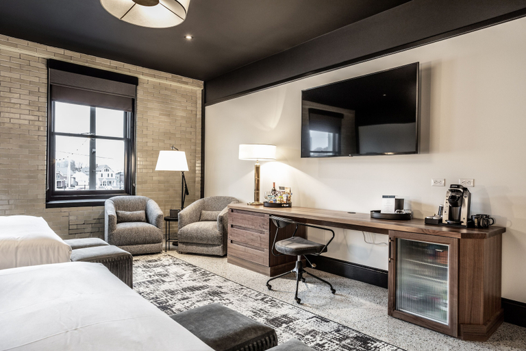 Bedroom 2, Bottleworks Hotel, Marion