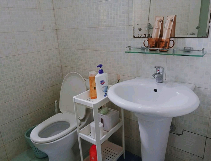 Bathroom 3, Avatar Blue Fantasy Large Queen Bed Center Futian, Shenzhen