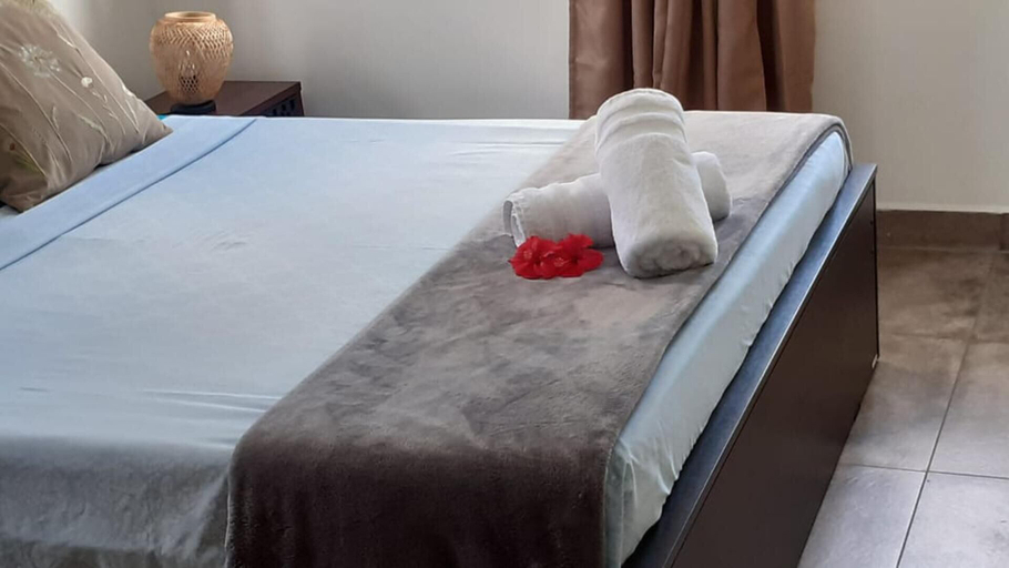 Bedroom 2, Mount Simpson 2-Beds Sleeps 4 5 mins to Beach