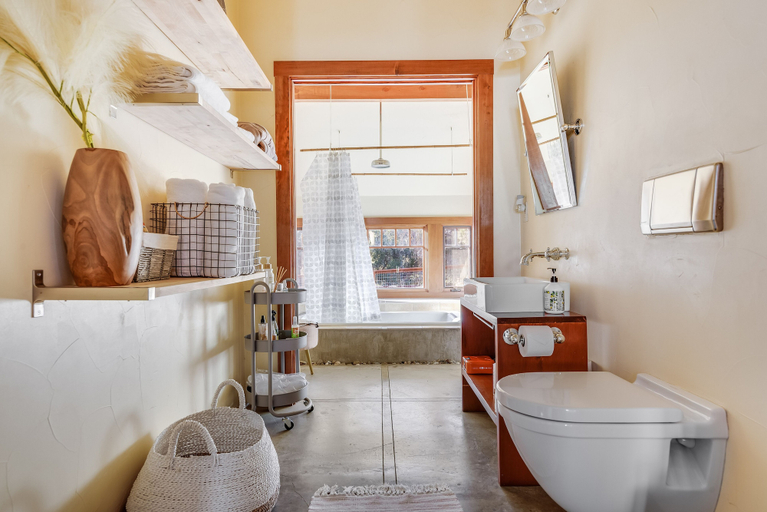 Bathroom 3, Harmony Over The Hill, San Luis Obispo