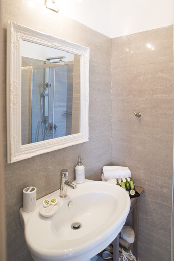 Bathroom 5, Skiathea Villas, Thessaly