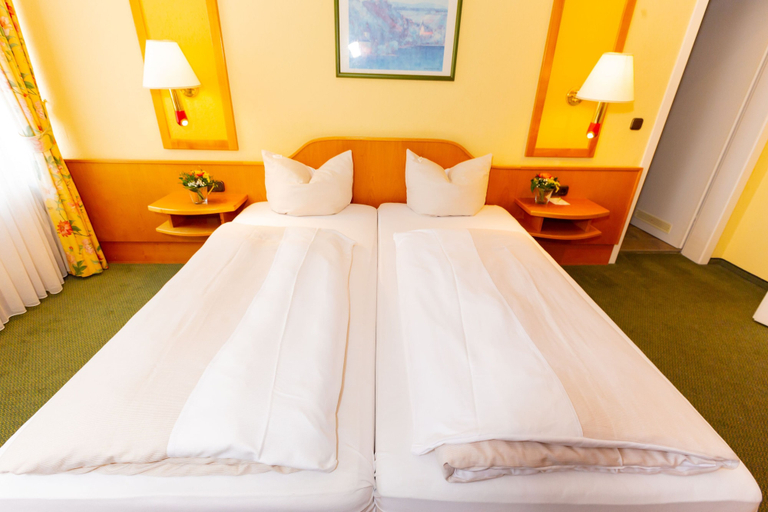 Bedroom 4, Parkhotel Traunstein, Traunstein