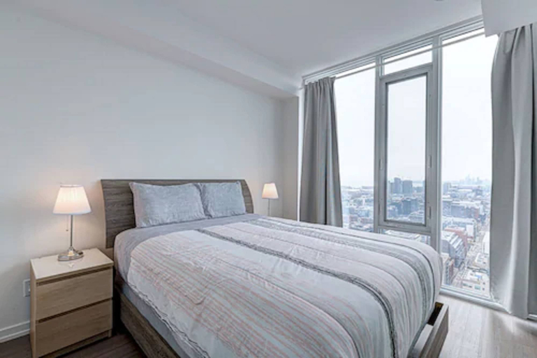 Bedroom 3, Velvet Stays – Entertainment District, Toronto