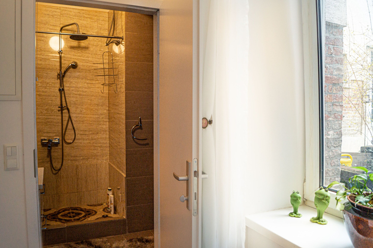 Bathroom 4, Modern Apartment Wiener Stadthalle 3, Wien