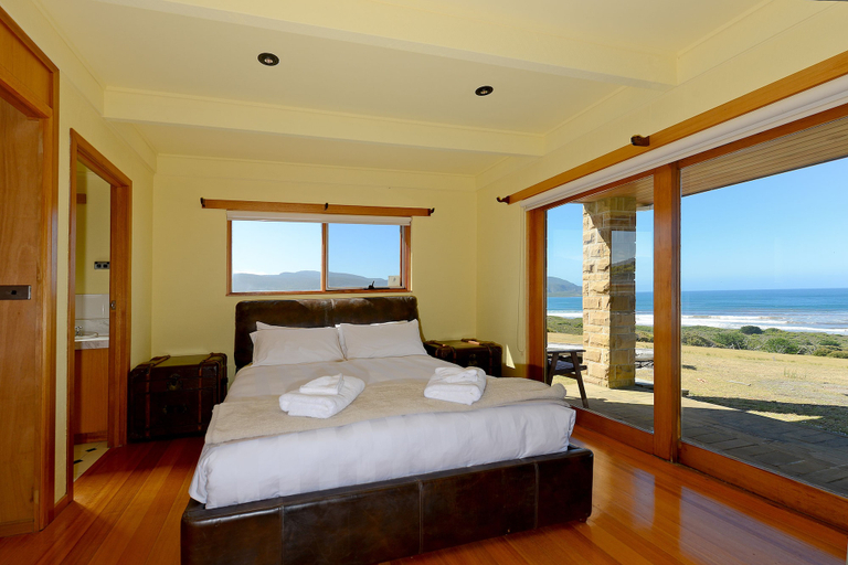 Bedroom 3, Cloudy Bay Villa, Kingborough
