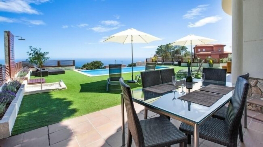 Others 4, Villa Brava, Girona