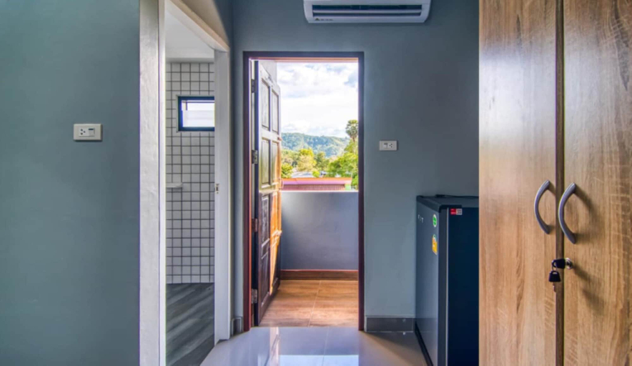 Others 5, Tyler Naiyang, Phuket Island