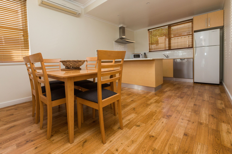 Others 3, Bay 10 Accommodation, Port Lincoln