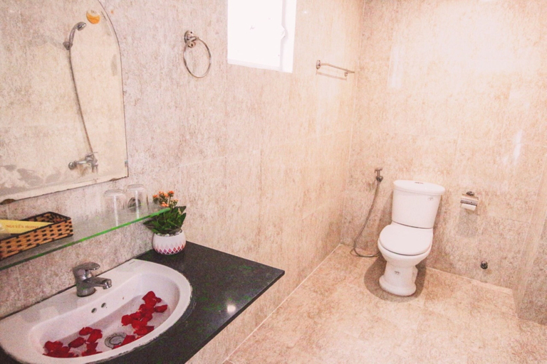 Bathroom, Nguyen Hotel and Homestay, Da Nang