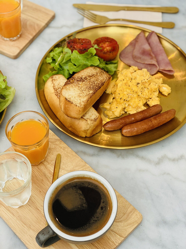 Food & Drinks 19