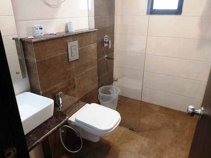 Bathroom 4, BlueNeck Sec 40 Unitech Cyber Park Gurugram, Gurgaon
