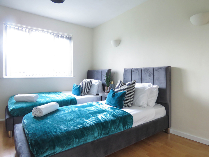Bedroom 2, Three Bedroom Duplex Balcony and Parking, Birmingham