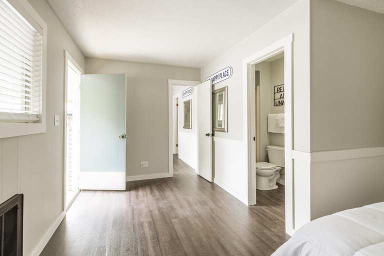 Bedroom 4, Kimberling Cove Resort, Stone