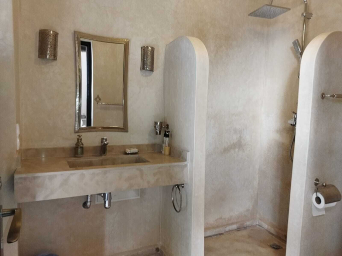 Bathroom 4, Riad Zouhour, Marrakech