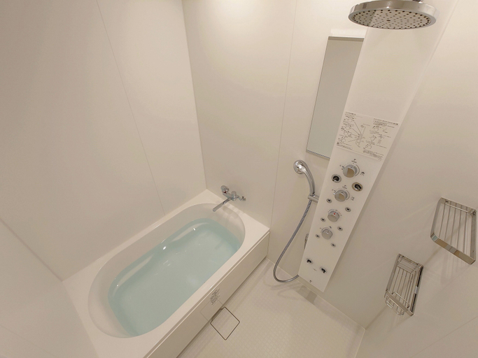 Bathroom 3, Lalamare Kouri, Nakijin