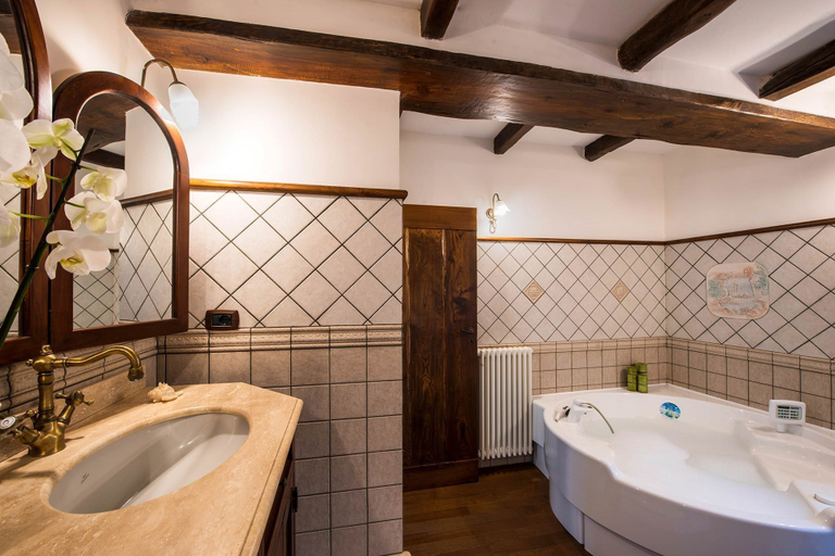 Bathroom 4, Villa Pandora, Napoli