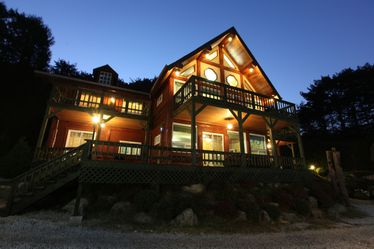 Muju Naos Pension, Muju