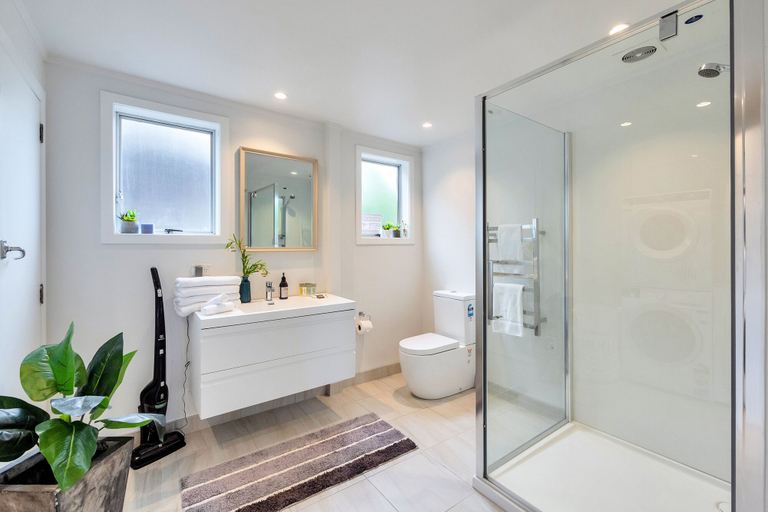 Bathroom 3, Kingsland Contemporary 2BR with Carpark, Waitakere
