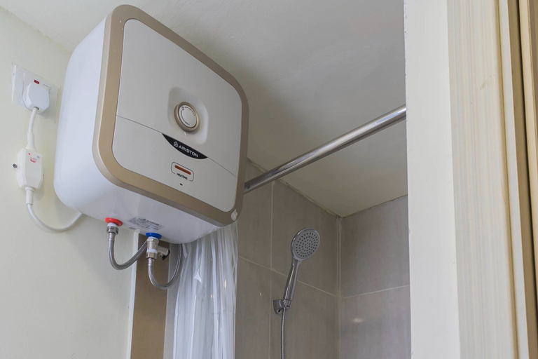 Bathroom 3, Luxurious 2Br At Meikarta Apartment, Cikarang