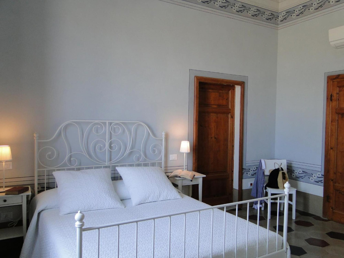 Bedroom 2, Villino Ermione, Pisa