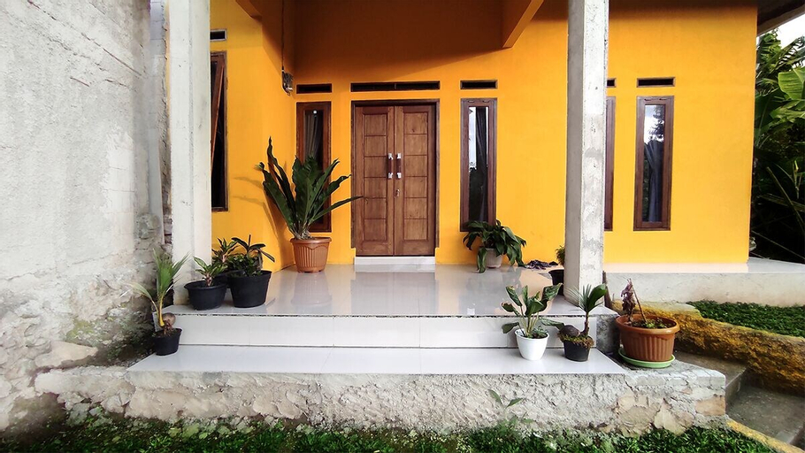 Exterior & Views 1, Villa Atalarik By Ruang Nyaman, Bogor