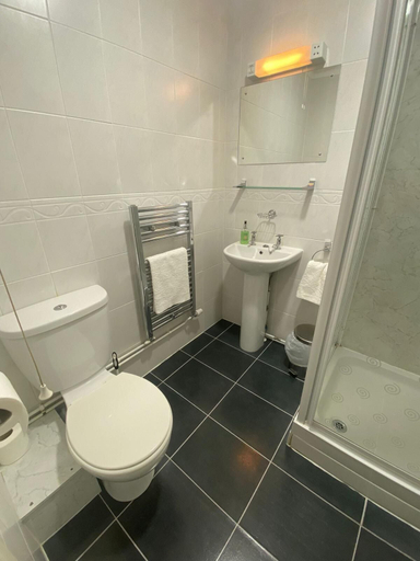Bathroom 5, Landguard Lodge, Southampton
