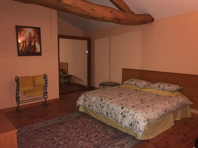 Bedroom 2, Chambre d'hôtes Les Cygnes Noirs, Charente-Maritime