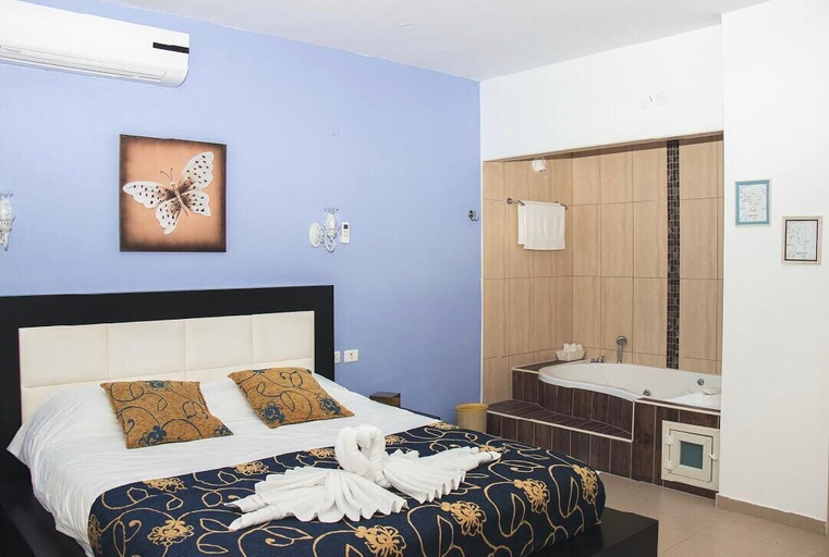 Bedroom 2, Infinity view villas
