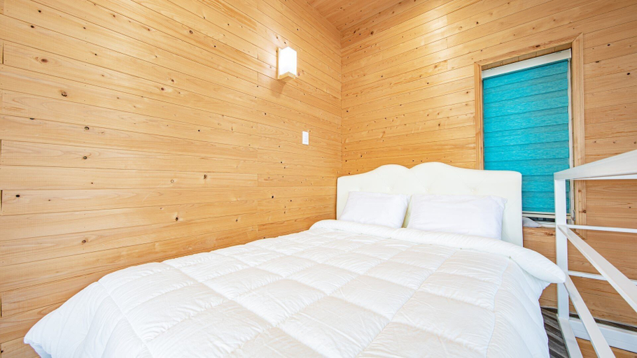 Bedroom 2, Blue Sea Pension, Samcheok