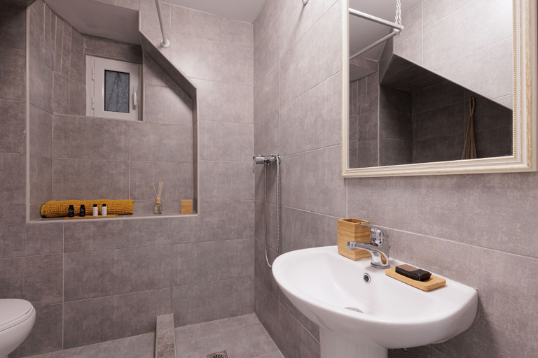 Bathroom 4, Casa Cantone - Two Bedroom Apartment, Ionian Islands