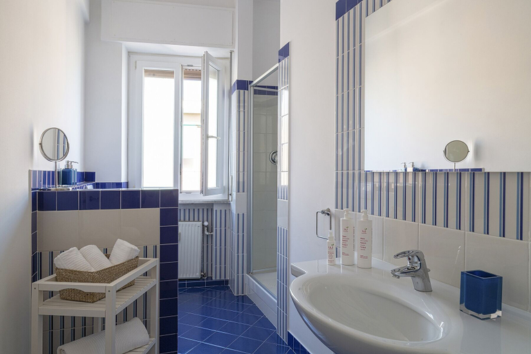 Bathroom 5, Casa Rosanna by Wonderful Italy, Genova