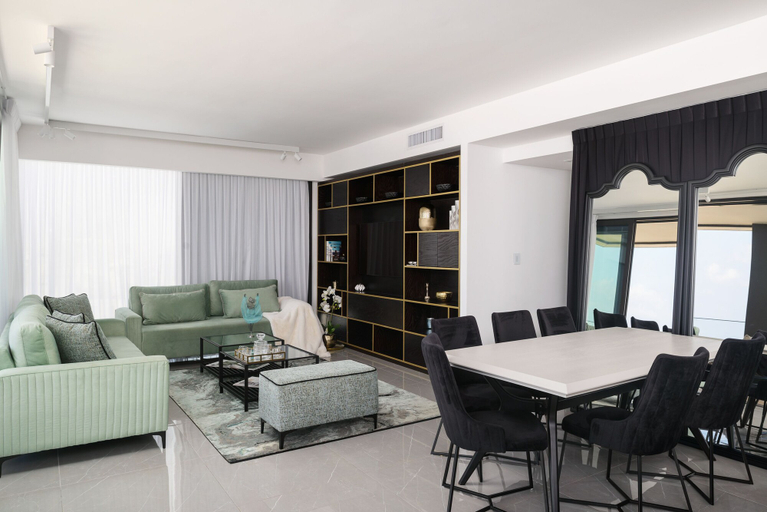 Others 3, Luxury with Terrace & Sea View by FeelHome
