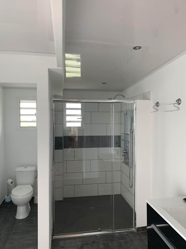 Bathroom, Gîte le Longane, Saint-Pierre